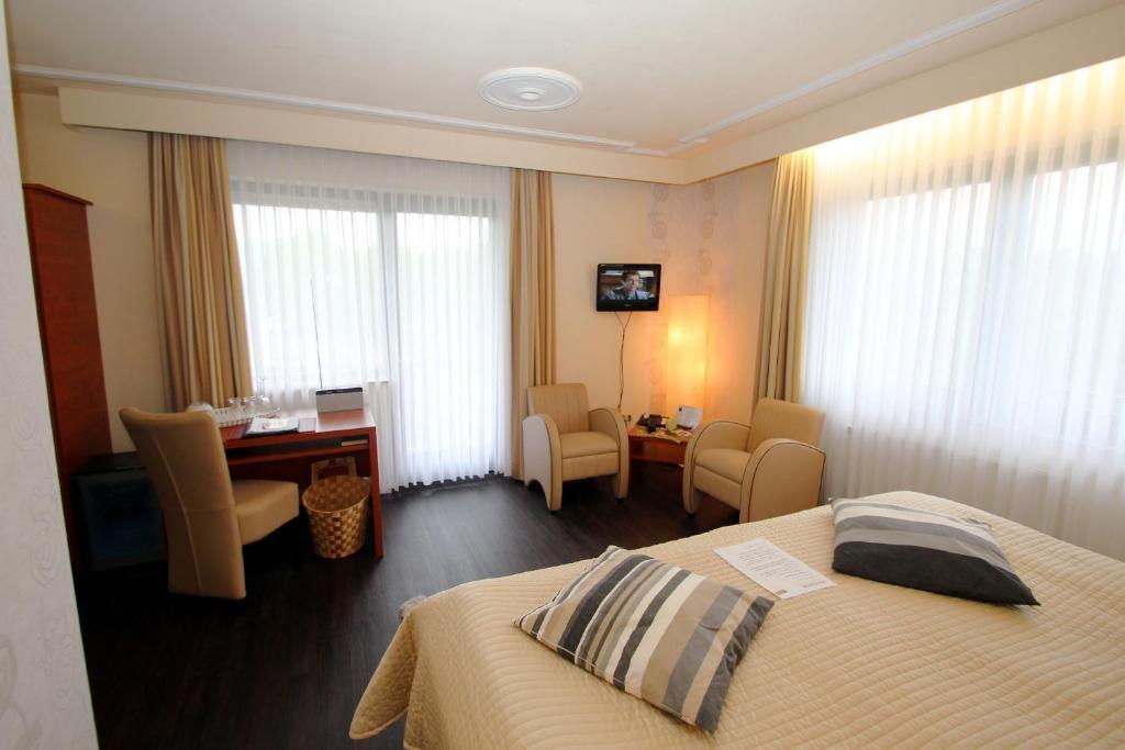 Parkhotel Emstaler Hoehe Bad Emstal Exterior photo