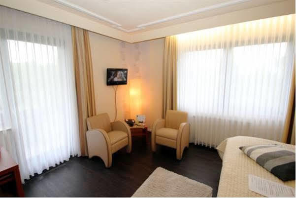 Parkhotel Emstaler Hoehe Bad Emstal Exterior photo
